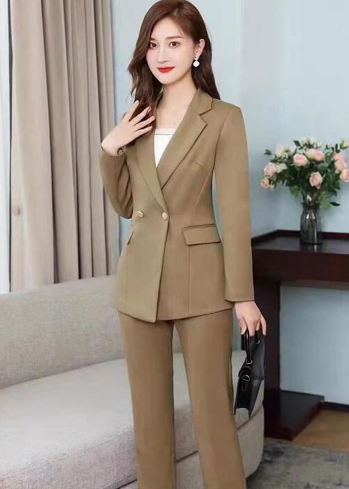 南(nán)京女(nǚ)士西(xī)服定做(zuò)